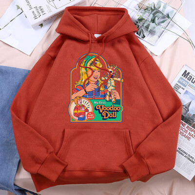 Dámska mikina s kapucňou s potlačou prvej voodoo bábiky The Girl's First Voodoo Doll, kreslené vintage mikiny, trendy priedušné mikiny, ideálne topy