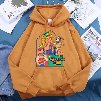 Dámska mikina s kapucňou s potlačou prvej voodoo bábiky The Girl's First Voodoo Doll, kreslené vintage mikiny, trendy priedušné mikiny, ideálne topy