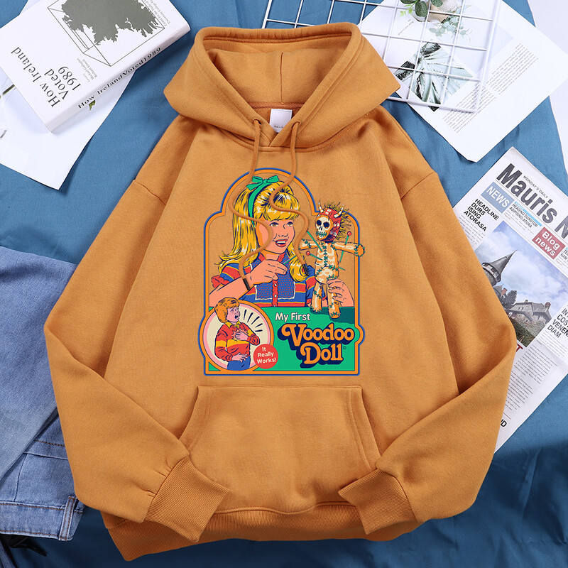 Dámska mikina s kapucňou s potlačou prvej voodoo bábiky The Girl's First Voodoo Doll, kreslené vintage mikiny, trendy priedušné mikiny, ideálne topy