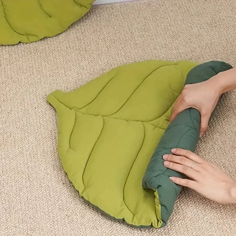 Prostirka za mačji krevet Oblik lista Pokrivač za kućne ljubimce Mekana podloga za spavanje za psiće Periva neklizajuća podna prostirka za pse Mačke Oprema za kućne ljubimce