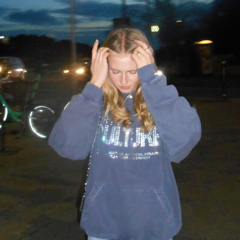 Y2K sieviešu sporta krekls ar kapuci ar burtiem un rhinestone spunk Gothic lielizmēra sporta krekls ielā izmazgāts un nomocīts