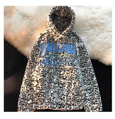 Téli kiváló minőségű új termék Leopard Lady kapucnis női pulóver Koreai Harajuku nyomtatott betűk Alkalmi szőrös pulóver női