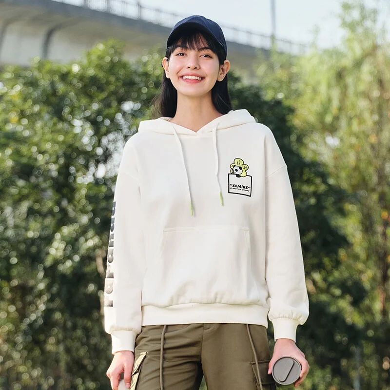 Semir 2024 Naiste dressipluus, tikitud kirjaga õlgadest eemal, trendikas kevaddisain vabaaja kapuutsiga riiete isiksuse topp