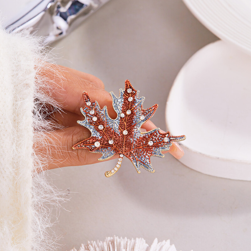 Izuzetne šarene pune biserne broševe igle od javorovog lišća za žene, modne značke za vjenčanje i bankete, korzaž, nakit, dar