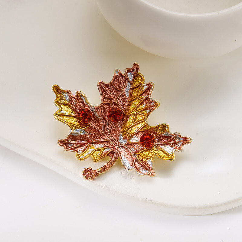 Izuzetne šarene pune biserne broševe igle od javorovog lišća za žene, modne značke za vjenčanje i bankete, korzaž, nakit, dar