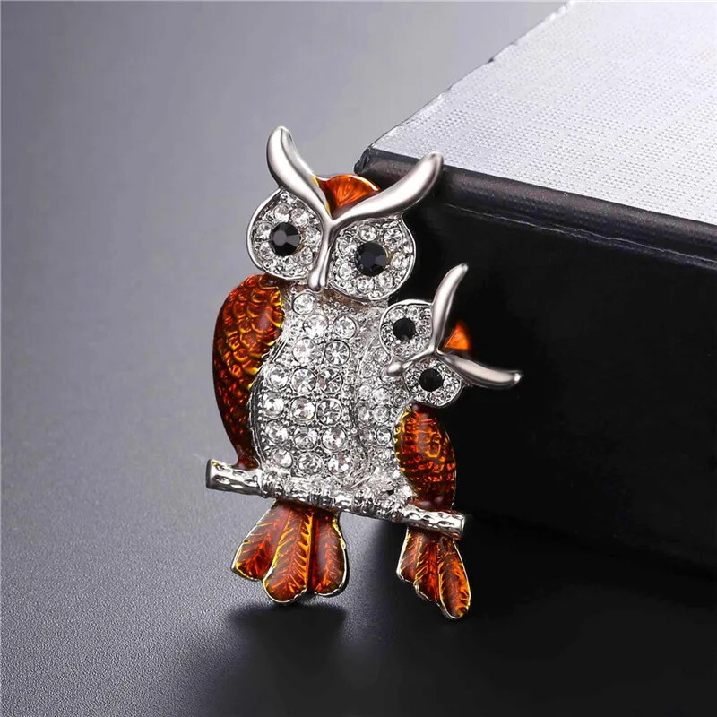 U7 Broševi sova Ženski šarm za majku i dijete Slatke životinje, broš s kamenčićima, igla za revere, crveno-bijeli nakit u retro stilu QC24