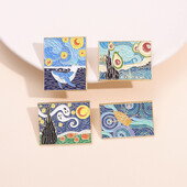 Eļļas glezna Emaljas piespraudes piespraudes Slavens mākslinieks Van Gogs Māksla Mēness debesis Vilnis Spokaina piespraude Atloks nozīmītes Juvelierizstrādājumu piegāde