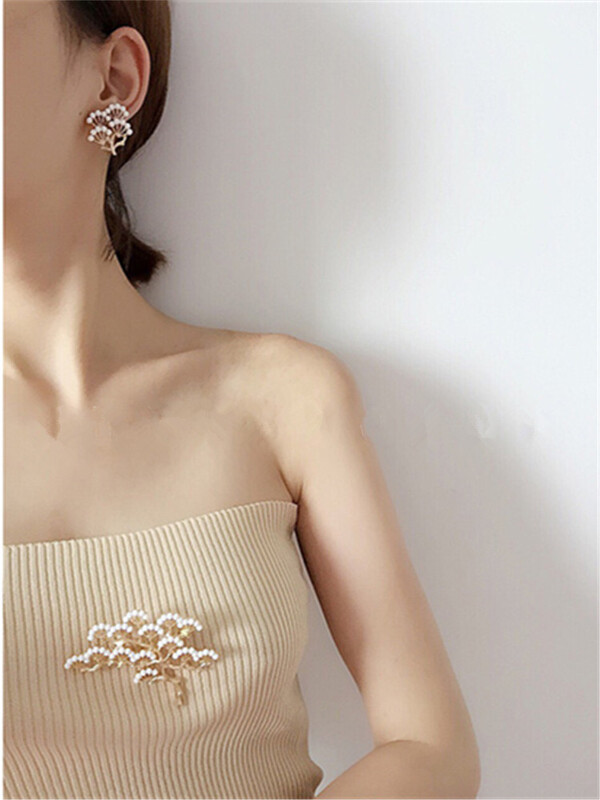 Kshmir Geometrijski broš Vintage djevojačka haljina Broš ukrašen delikatnim brošem Metalni biserni ukrasi