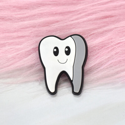 1Gb Smieklīga multfilma Mīlestības Zobu dizains PVC Emalja Piespraude Modes Personība Augļu Zobu Žetons Pin Mētelis Aksesuāri Rotaslietas