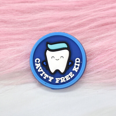 1Gb Smieklīga multfilma Mīlestības Zobu dizains PVC Emalja Piespraude Modes Personība Augļu Zobu Žetons Pin Mētelis Aksesuāri Rotaslietas