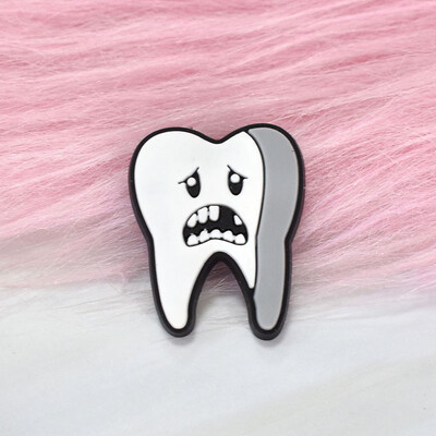 1Gb Smieklīga multfilma Mīlestības Zobu dizains PVC Emalja Piespraude Modes Personība Augļu Zobu Žetons Pin Mētelis Aksesuāri Rotaslietas