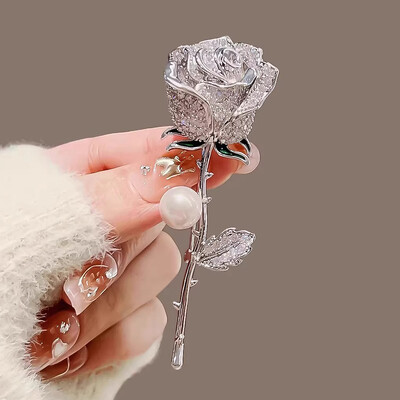 Broșă cu flori de trandafir de perle de culoare argintie plină de strass, accesoriu de costum pentru fete