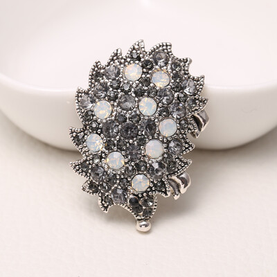 Jaukas Ezīšu saktas sievietēm Unisex dzīvnieku piespraudes Daudzkrāsainas Pieejamas gadījuma ballīšu aksesuāri Dāvanas