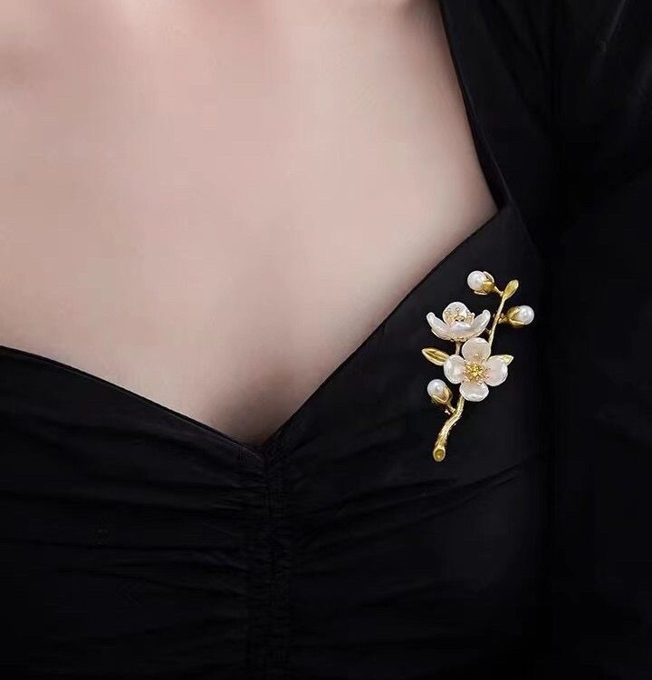 New Fashion Plants Flore Brose Pentru Femei Brose de lux Daisy Jasmine Flower Pins Accesorii Imbracaminte