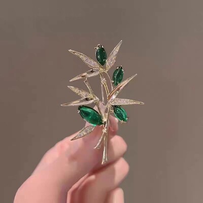 Luxus és kifinomult strasszos szarka bross nőknek Fényes cirkon Állattűk Jelvény Női Ékszer Ruházat Dekoratív Ajándékok