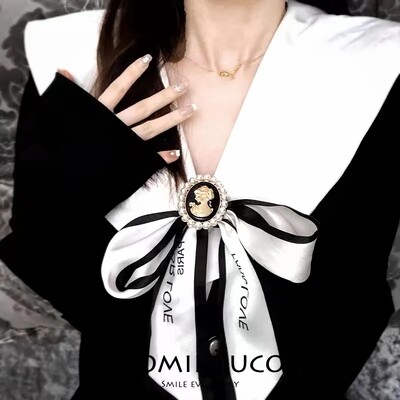 Modes vintage saspraude Metāla piespraudes Sievietēm Ziedi Stikla Kulons Vintage Rotaslietas Aksesuāri Žetons Vīriešiem Piespraude Krāsaina Piespraude Karstā izpārdošana