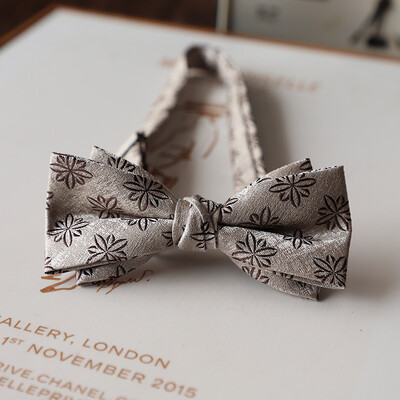 2024 Papioni pentru bărbați cu design nou jacquard din poliester, bej, maro, papion pentru bărbați, fulgi de zăpadă, în dungi, costum de domn, fluture