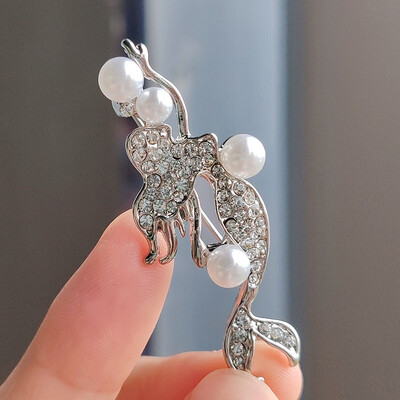 Broșă creativă cu pești tropicali, în patru culori, accesorii pentru haine cu strasuri dragute