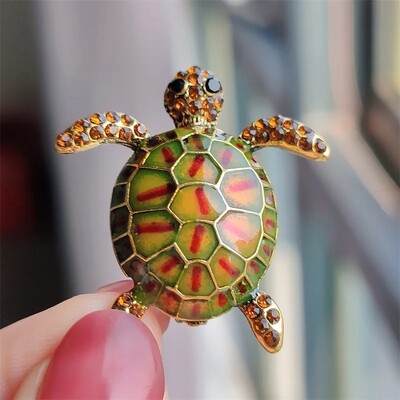 Broșă creativă cu pești tropicali, în patru culori, accesorii pentru haine cu strasuri dragute