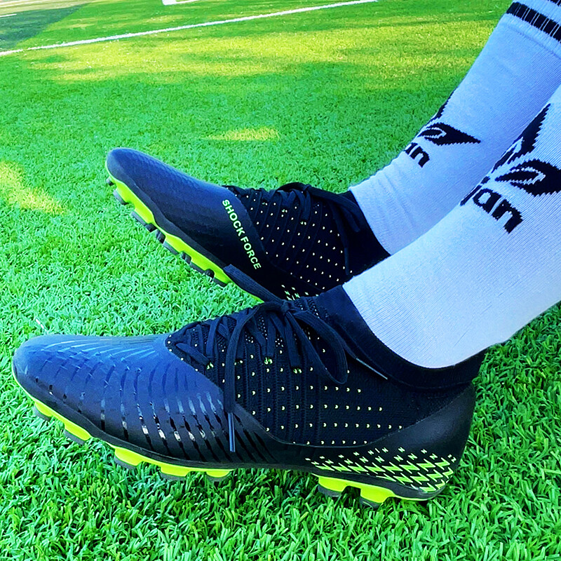 Férfi futballcipők magas bokával rendelkező sportcipők tizenéveseknek futballcipők minőségi fekete narancssárga tavaszi ősz