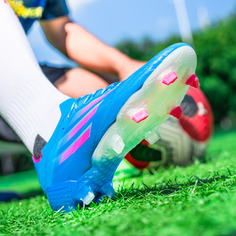 2060 Vīriešu neslīdoši elpojoši sporta futbola apavi Bērnu izturīgi futbola zābaki Augstas kvalitātes TF/FG futbola apavi