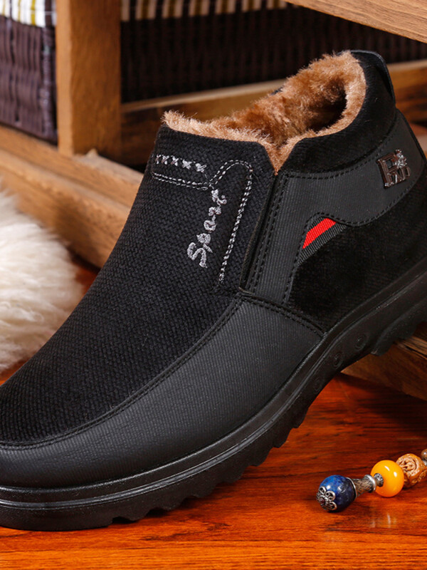 Tople zimske čizme Muške cipele Nove Keep Slip on Udobne plišane krznene gležnjeve Botas Muške čizme Vanjske tenisice Zapatos De Hombre