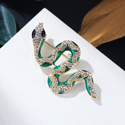 Fashion Snake Design Brooches Exquisite Crystal Animal Brooch Pin For Women Men Party Casual Badge Jewelry Accessories Gifts