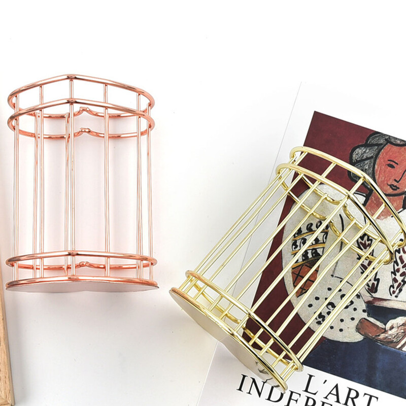 Suport pentru stilou de birou în formă de inimă pentru birou, oală pentru perie de machiaj, metal artizanal Suport pentru stilou în stil nordic, în culoarea aur roz