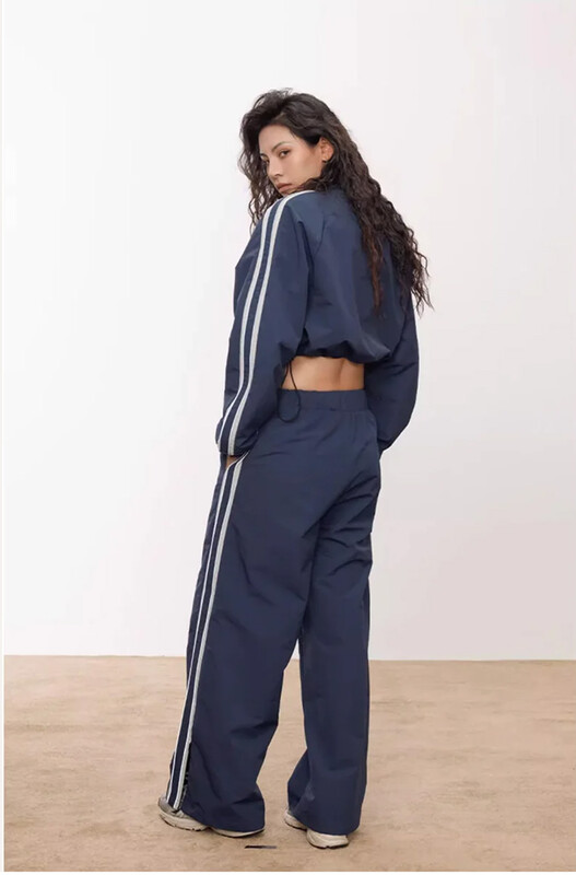 2-dielna súprava Hip Hop Double Striped Sports Suit Dámska krátka outdoorová bunda Tepláky Súprava Tanečná tepláková súprava Crop Top Bunda Set
