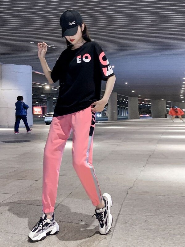 Jednodijelni/odijelo Nova sportska odjeća 2022. Ženska ljetna modna korejska verzija Komplet široke i ležerne trenirke Odjeća za trčanje