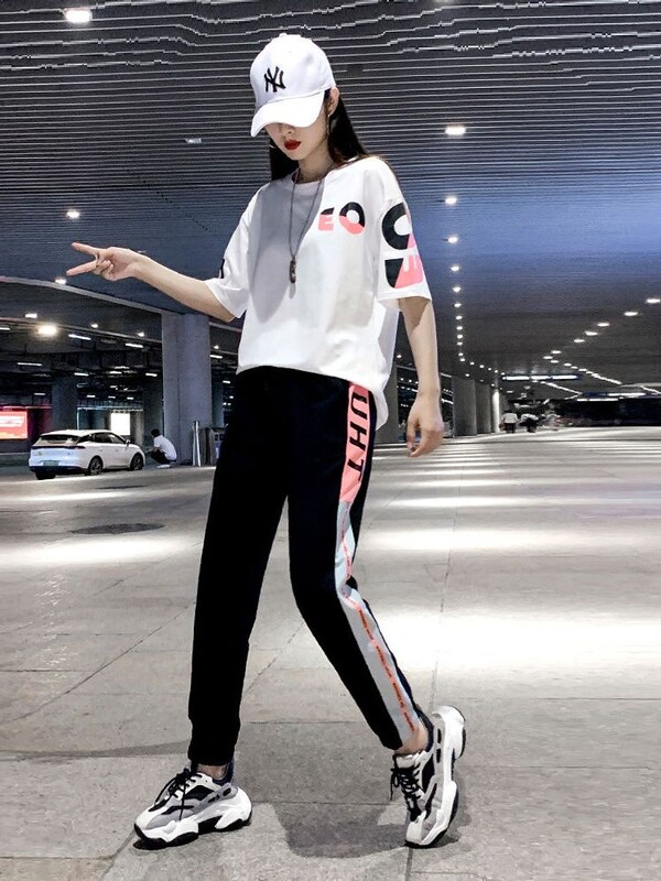 Jednodijelni/odijelo Nova sportska odjeća 2022. Ženska ljetna modna korejska verzija Komplet široke i ležerne trenirke Odjeća za trčanje