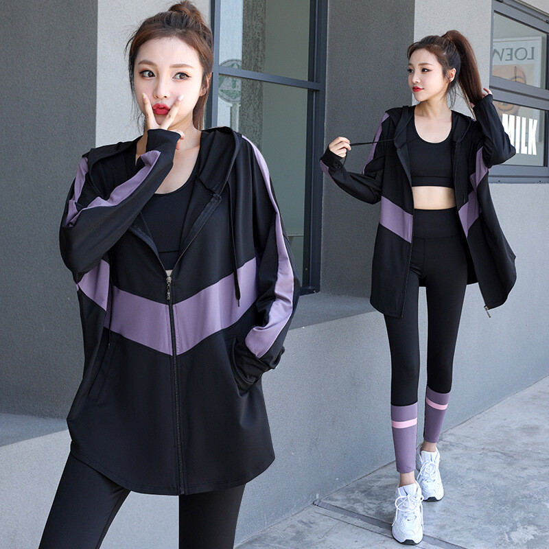 Jaka, sporta krūšturis, legingi, trīsdaļīgs komplekts, sieviešu treniņtērps, treniņš un vingrošana, trenažieru zāle, atspiešanās joga, sporta apģērbs, tērps fitnesam