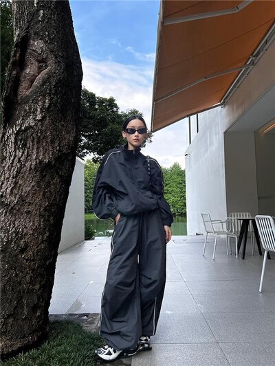 Tavaszi sport kétrészes öltöny Női High Street sport kabát Bő melegítőnadrág Női szabadtéri kocogó bő női tréningruha