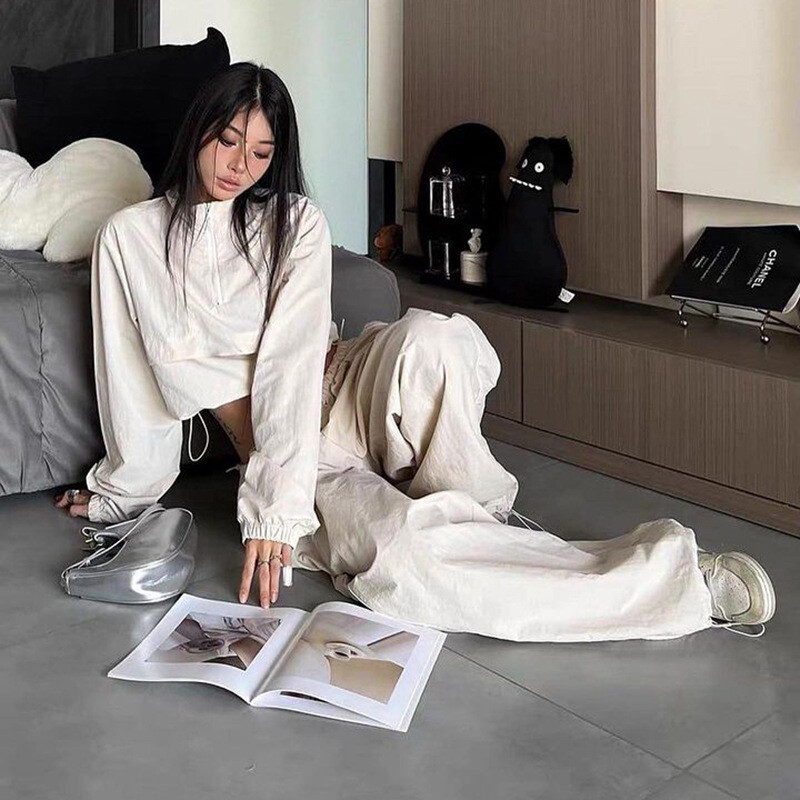 Set 2 piese Trening Hip Hop Femei Seturi de pantaloni cu picioare largi Joggeri coreeani largi bej Costum sport Dans Set de jachete decupate Femei