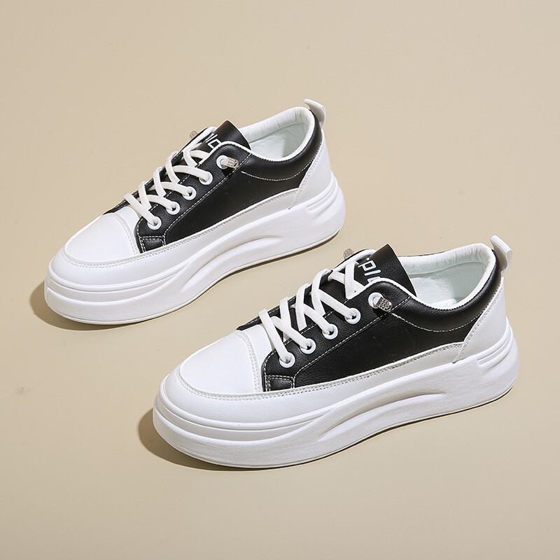 Fehér női cipő 2024 ősz új stílusú légáteresztő iskolai tornacipő koreai változat magasságnövelő platform cipő alkalmi cipő