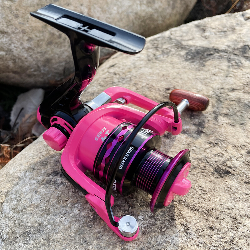 Ghotda Pink Fly Fishing Reel 2000-7000 Високоскоростна въртяща се риболовна макара със съотношение 5.2:1 Кастингова макара с линия за шаран за солена вода
