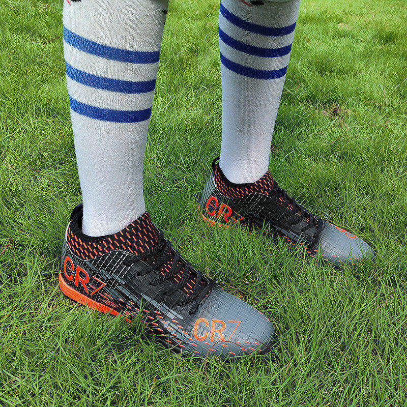 Модни зелени мъжки футболни маратонки Външни неплъзгащи се младежки футзални футболни бутли Вътрешни удобни кожени TF футболни обувки Мъжки