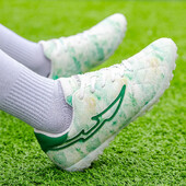 Műfüves csúszásgátló professzionális kültéri ultrakönnyű edzőcipő felnőtt futballcipők ötoldalas futballcipők légáteresztő