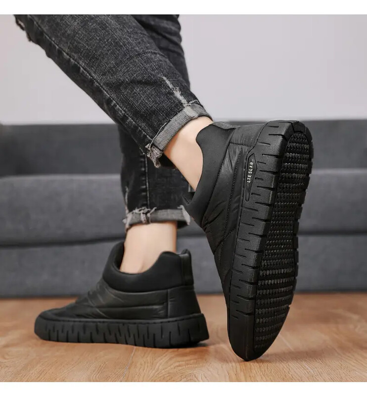 2023 Nove muške zimske čizme za snijeg Debeli potplat Neklizajući Plišane tople pamučne cipele Ravni potplat Ležerne cipele za snijeg za starije osobe