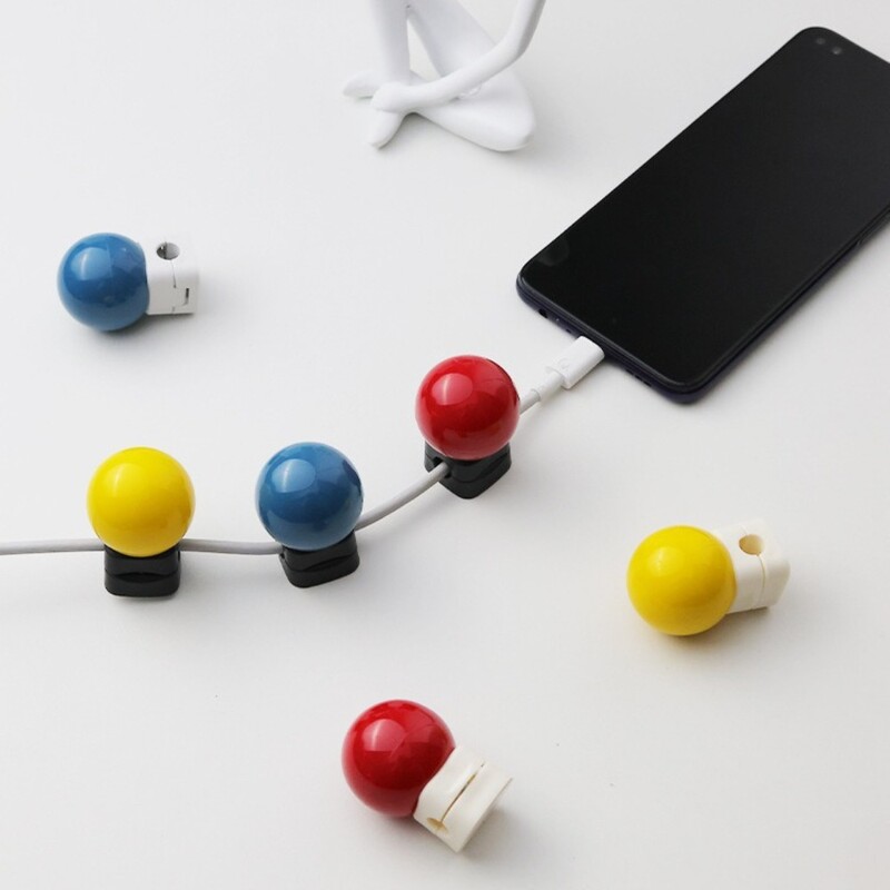 Simpatičan držač podatkovnog kabela Višenamjenski samoljepljivi organizator stolnog kabela Kreativna šarena PP kopča kabela za punjenje bez bušenja