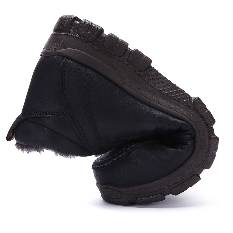 Nove muške cipele Zimske tople kožne s krznom Čizme za snijeg Prozračne muške udobne cipele za slobodno vrijeme Lagana obuća Velike veličine 48