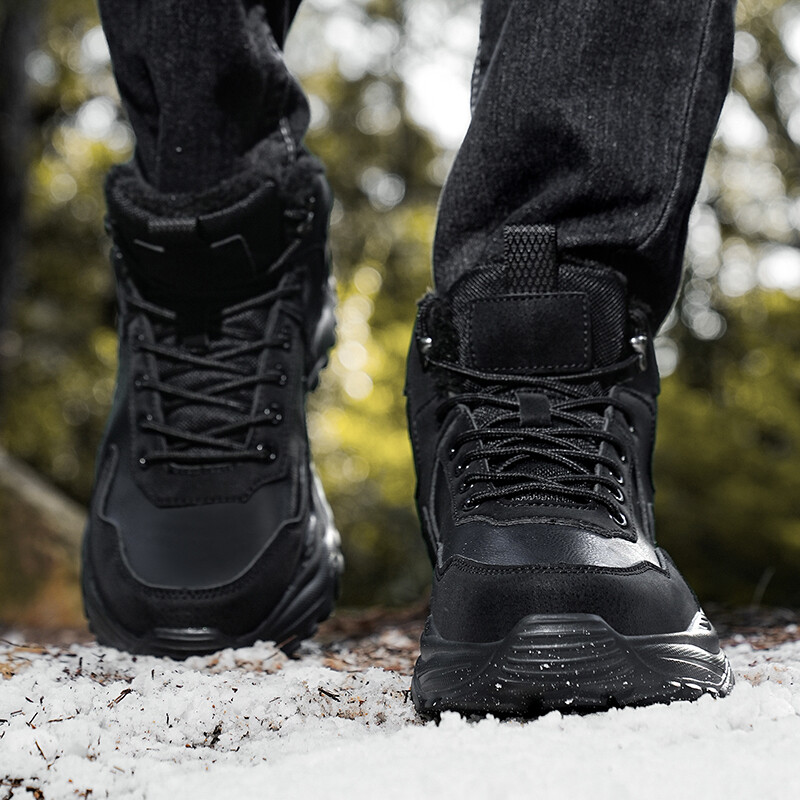 Vodootporne zimske čizme za muškarce 2024 Nove plišane čizme za snijeg muške Gležnjače Tople crne pamučne cipele s platformom pamučne čizme za muškarce