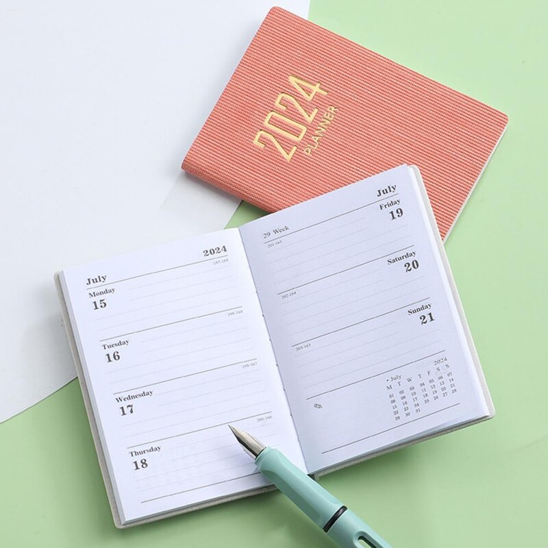 A7 2024 Angļu plānotājs, āda, cietais vāks, 180 lapas, tinti necaurlaidīgs papīrs, mini žurnāls piena produktiem, kabatas piezīmju grāmatiņa, studentu piederumi