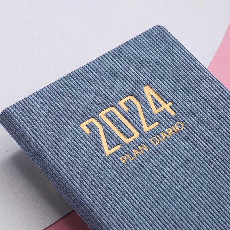 A7 2024 Angļu plānotājs, āda, cietais vāks, 180 lapas, tinti necaurlaidīgs papīrs, mini žurnāls piena produktiem, kabatas piezīmju grāmatiņa, studentu piederumi