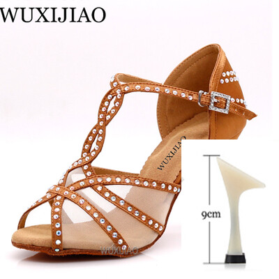 WUXIJIAOLatīna deju apavi sieviešu vakariņu deju apavi bronzas ādas melna satīna siets spīdīgi rhinestones salsas kurpes augsti papēži 9 cm
