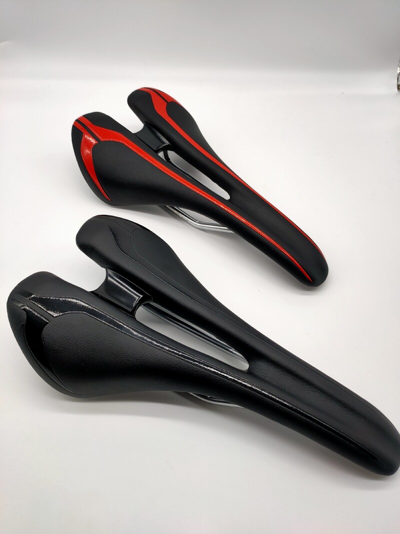 Itin plonos odos dviračio balnas, tuščiaviduris kvėpuojantis balnas, neslystanti pagalvėlė, patogūs dviračio priedai, nauji