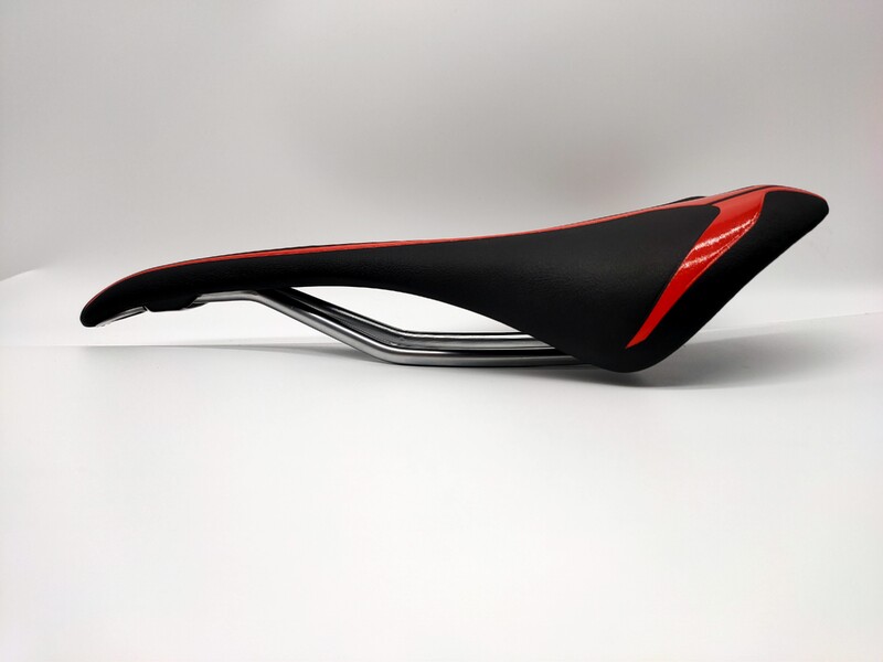 Itin plonos odos dviračio balnas, tuščiaviduris kvėpuojantis balnas, neslystanti pagalvėlė, patogūs dviračio priedai, nauji