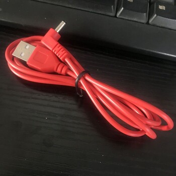 1PCS 90 ъглови кръгли дупки USB към DC3.5mm коляно линия за зареждане настолна лампа овлажнител малък вентилатор адаптер 5V DC захранваща линия