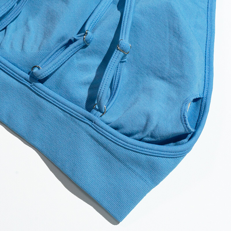 Õmblusteta kõrge venitusega joogakomplekt naiste kõrge kaelusega lahtise seljaga spordirinnahoidja ja tagumikuga lühikesed püksid, 2 tk.