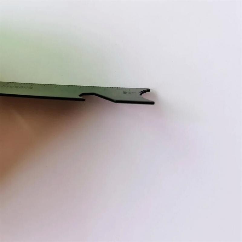 Horčíkový pazúrikový škrabák na kameň, zapaľovač, otvárač fliaš, nástroje na prežitie v prírode, kempovanie, turistika, meracie pravítko.